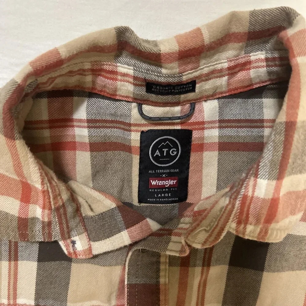 Wrangler ATG Shirt Mens Large Brown Plaid Button Up Flannel Cotton Blend Elbow